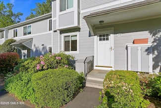 74 Silo Cir, Riverside, CT 06878