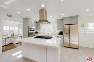 5519 S Chariton Ave, Los Angeles, CA 90056