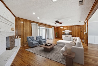 942 Channing Cir, Dallas, TX 75224