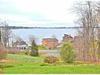 7166 Overlook Dr, Sodus Point, NY 14555