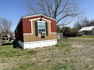 430 Bowie St, Bartlett, TX 76511