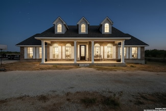 1141 S County Road 337, Charlotte, TX 78011