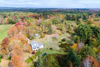 67 Hendrickson Ln, Waldoboro, ME 04572