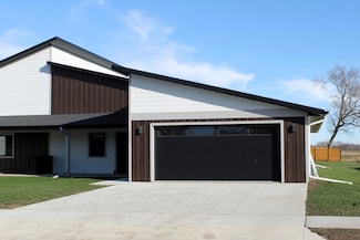 212 34th Ave W, Spencer, IA 51301