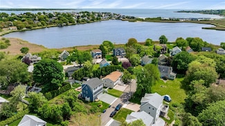 60 Brooklyn Rd, Narragansett, RI 02882