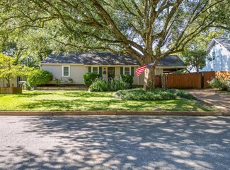 789 Saint Nick Dr, Memphis, TN 38117