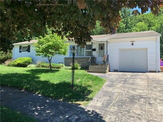 196 Woodland Ave, Cranston, RI 02920