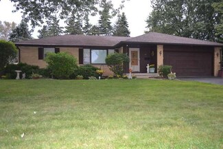 864 Scott Dr, Elgin, IL 60123