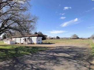 17904 S Haney Rd, Kennewick, WA 99337