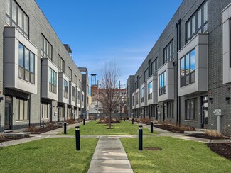 525 N Bishop St Unit 8, Chicago, IL 60642
