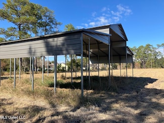 6024 Addie Ln, Bay Saint Louis, MS 39520