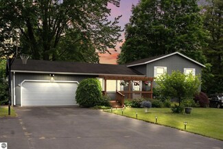 9847 Edgewood Ave, Traverse City, MI 49685