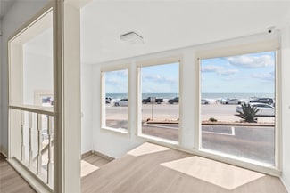 1522 Seawall Blvd, Galveston, TX 77550