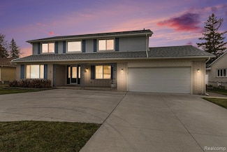 18765 Addison Dr, Southfield, MI 48075