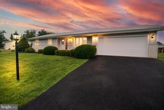 1048 Deer Run Ln, Slatington, PA 18080