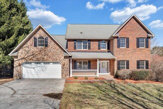 105 Court Ln N, Blacksburg, VA 24060
