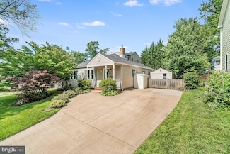 2962 Strathmeade St, Falls Church, VA 22042
