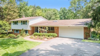 2580 Newport Rd, Ann Arbor, MI 48103