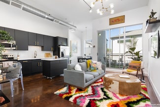 831 S Flores St Unit 3114, San Antonio, TX 78204
