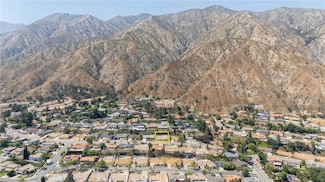 3835 Startouch Dr, Pasadena, CA 91107