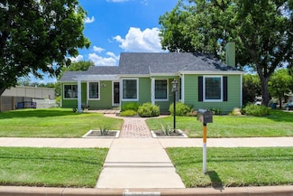 1301 Ford St, Llano, TX 78643