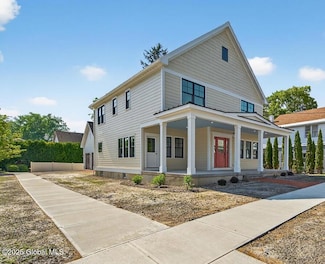 29 Newton Ave, Saratoga Springs, NY 12866