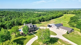 37905 E Round Prairie Rd, Oak Grove, MO 64075