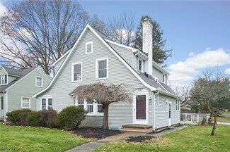 227 Kenilworth Dr, Akron, OH 44313