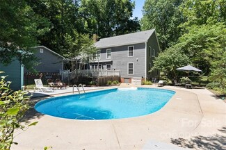 1602 Fairway Dr, Newton, NC 28658