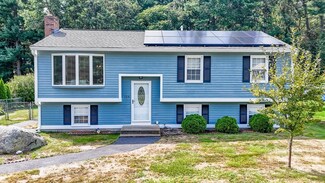 134 Freda Ln, Lowell, MA 01854