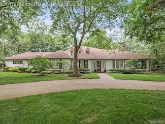 24596 Riverwood Dr, Franklin, MI 48025