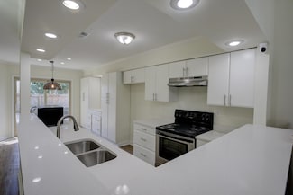 1058 Park Court Dr, Memphis, TN 38119