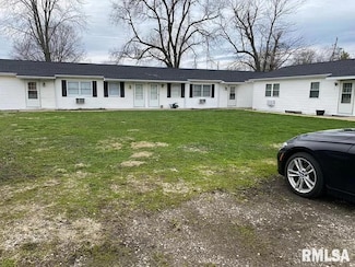 109 E Essex St, Glasford, IL 61533