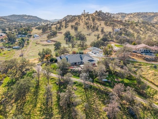 32394 Pinto Dr, Springville, CA 93265