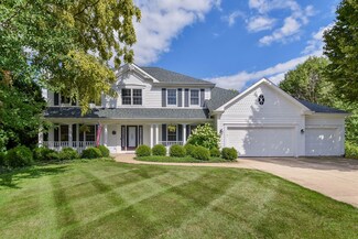 4N427 Robert Penn Warren Cove, St. Charles, IL 60175