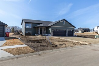 251 Stonelake Dr SE, Rochester, MN 55904