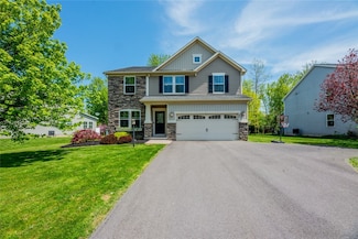 94 Tuscany Ln, Webster, NY 14580
