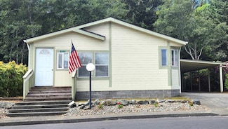 225 Leif Cir, Crescent City, CA 95531