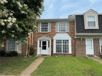 987 Smoke Tree Ln, Virginia Beach, VA 23452