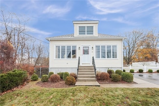 68 Dewolf Ave, Bristol, RI 02809