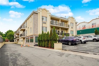 1235 Forest Hill Rd Unit 2E, Staten Island, NY 10314
