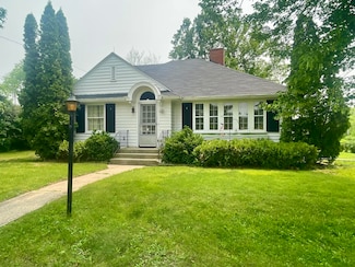 34815 W State St, Burlington, WI 53105