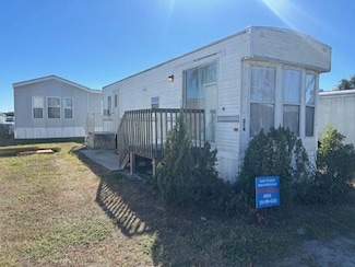 6633 53rd Ave E, Bradenton, FL 34203