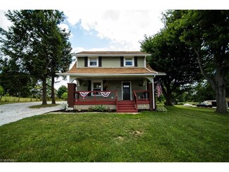 2823 Waynesburg Dr SE, Canton, OH 44707