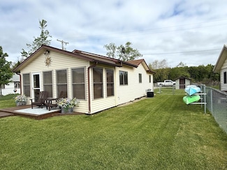 11003 Pennock Ln, Delton, MI 49046