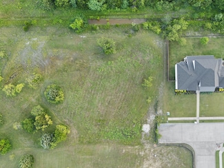 210 Caprock Dr, Sunnyvale, TX 75182