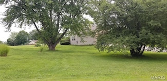 340 E Lake Dr, Edwardsville, IL 62025