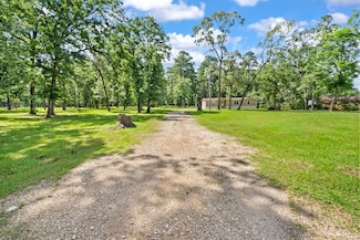 4165 Fm 2693 Rd W, New Waverly, TX 77358