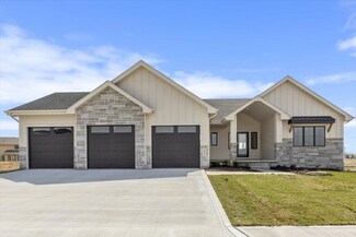 5403 N 196th St, Elkhorn, NE 68022