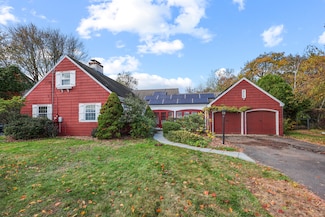 479 S Main St, West Hartford, CT 06110